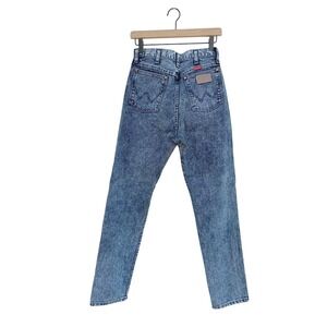 Wrangler‎ Acid Wash, High Rise, Straight Leg, Size 9 x 32